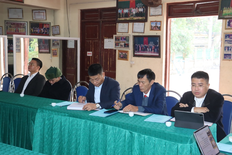 Chi bộ thôn Giẽ Hạ xã Phú Yên tổ chức sinh hoạt chuyên đề tháng 12  năm 2024- Ảnh 5.