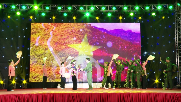 Hào hùng chương trình Nghệ thuật “Âm vang khúc quân hành” chào mừng 80 năm thành lập Quân đội nhân dân Việt Nam và 35 năm Ngày hội quốc phòng toàn dân- Ảnh 3.