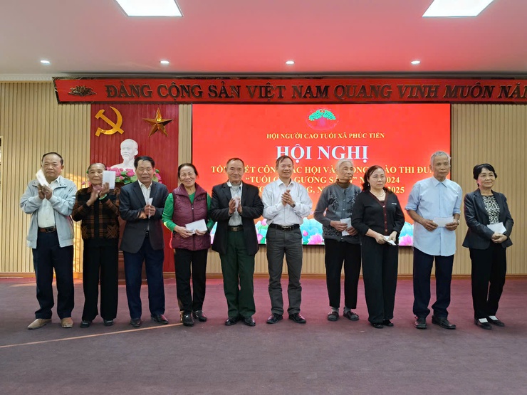 Hội người cao tuổi xã Phúc Tiến tổng kết công tác hội và phong trào “Tuổi cao gương sáng” năm 2024, triển khai phương hướng nhiệm vụ năm 2025.- Ảnh 5.