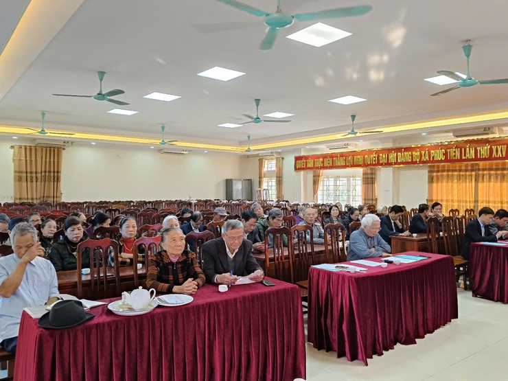 Hội người cao tuổi xã Phúc Tiến tổng kết công tác hội và phong trào “Tuổi cao gương sáng” năm 2024, triển khai phương hướng nhiệm vụ năm 2025.- Ảnh 1.