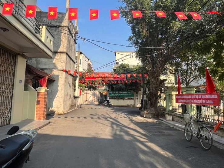  Thị trấn Quốc Oai phát động tổng vệ sinh môi trường hưởng ứng phong trào thi đua sáng - xanh - sạch- đẹp- Ảnh 15.
