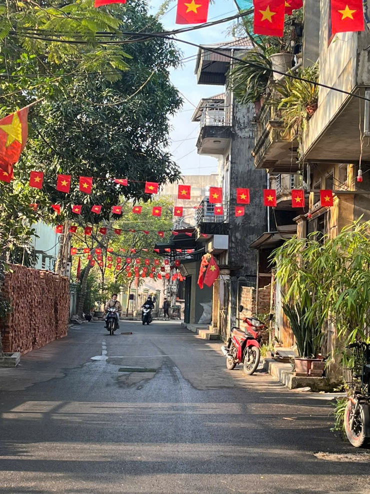  Thị trấn Quốc Oai phát động tổng vệ sinh môi trường hưởng ứng phong trào thi đua sáng - xanh - sạch- đẹp- Ảnh 17.