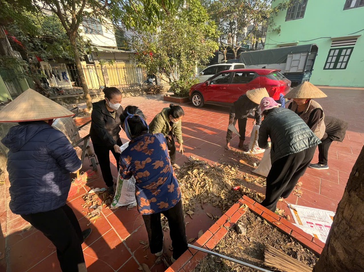  Thị trấn Quốc Oai phát động tổng vệ sinh môi trường hưởng ứng phong trào thi đua sáng - xanh - sạch- đẹp- Ảnh 13.