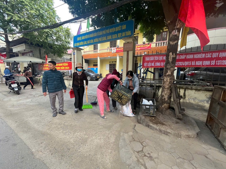  Thị trấn Quốc Oai phát động tổng vệ sinh môi trường hưởng ứng phong trào thi đua sáng - xanh - sạch- đẹp- Ảnh 8.