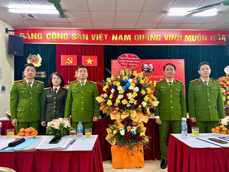 Chi bộ Công an phường Định Công tổ chức thành công Đại hội chi bộ nhiệm kỳ 2025-2027.- Ảnh 1.