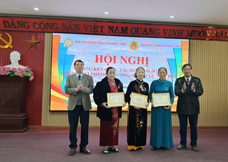 HỘI CỰU GIÁO CHỨC VÀ HỘI CỰU CAND 
TỔ CHỨC TỔNG KẾT CÔNG TÁC HỘI NĂM 2024
 TRIỂN KHAI PHƯƠNG HƯỚNG NHIỆM VỤ NĂM 2025.
- Ảnh 5.