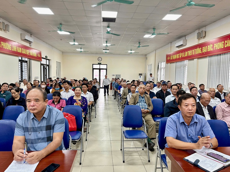 Hội nghị đối thoại giữa đồng chí Chủ tịch UBND phường với cá nhân, tổ chức trên địa bàn phường Lĩnh Nam - Ảnh 3.