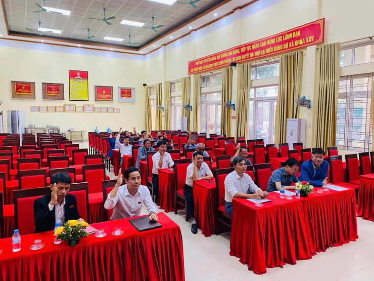 HĐND XÃ LIÊN BẠT KHÓA XXI, NHIỆM KỲ 2021 - 2026 TỔ CHỨC THÀNH CÔNG KỲ HỌP THỨ 10 (KỲ HỌP CHUYÊN ĐỀ VỀ CÔNG TÁC CÁN BỘ)- Ảnh 2.