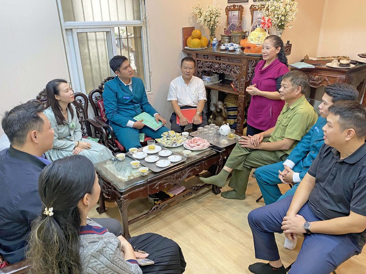 NGHIỆM THU SỬA CHỮA NHÀ CHÍNH SÁCH NHÂN KỶ NIỆM 80 NĂM NGÀY THÀNH LẬP QUÂN ĐỘI NHÂN DÂN VIỆT NAM (22/12/1944 – 22/12/2024) và 35 năm Ngày hội Quốc phòng toàn dân (22/12/1989 - 22/12/2024)- Ảnh 2.