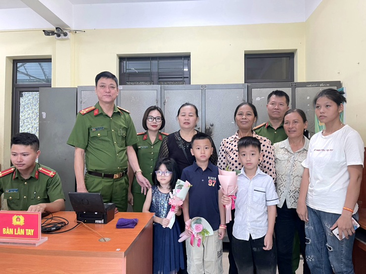 CÔNG AN HUYỆN ỨNG HÒA:
TRIỂN KHAI LUẬT CĂN CƯỚC ĐỒNG LOẠT TỪ NGÀY 1/7/2024.- Ảnh 4.