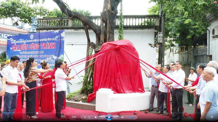Huyện Ứng Hòa gắn biển công trình kỷ niệm 70 năm Ngày giải phóng huyện và chiến thắng Khu Cháy- Ảnh 1.