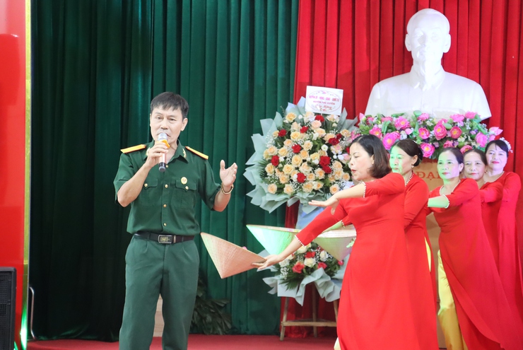 LIÊN HOAN NGHỆ THUẬT CỰU CHIẾN BINH NĂM 2024 “MÃI MÃI LÀ BỘ ĐỘI CỤ HỒ” CỤM THỊ TRẤN PHÚ XUYÊN – THỊ TRẤN PHÚ MINH- Ảnh 2.