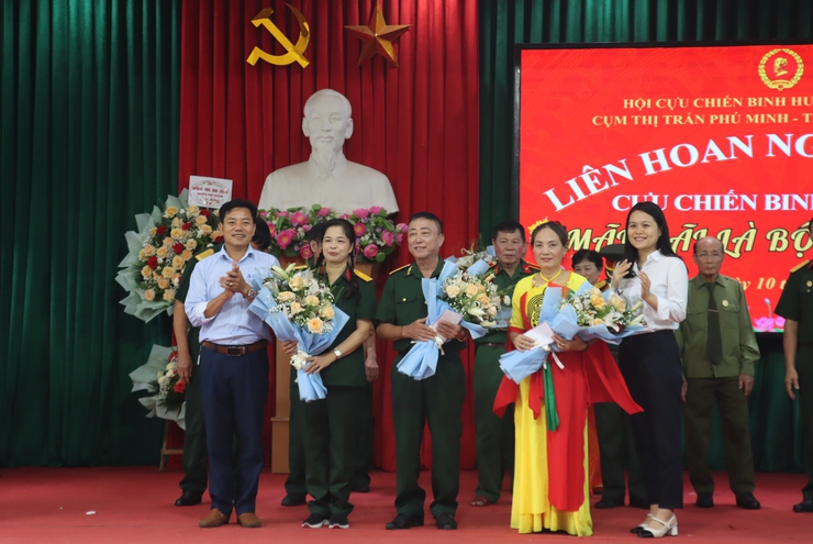 LIÊN HOAN NGHỆ THUẬT CỰU CHIẾN BINH NĂM 2024 “MÃI MÃI LÀ BỘ ĐỘI CỤ HỒ” CỤM THỊ TRẤN PHÚ XUYÊN – THỊ TRẤN PHÚ MINH- Ảnh 5.