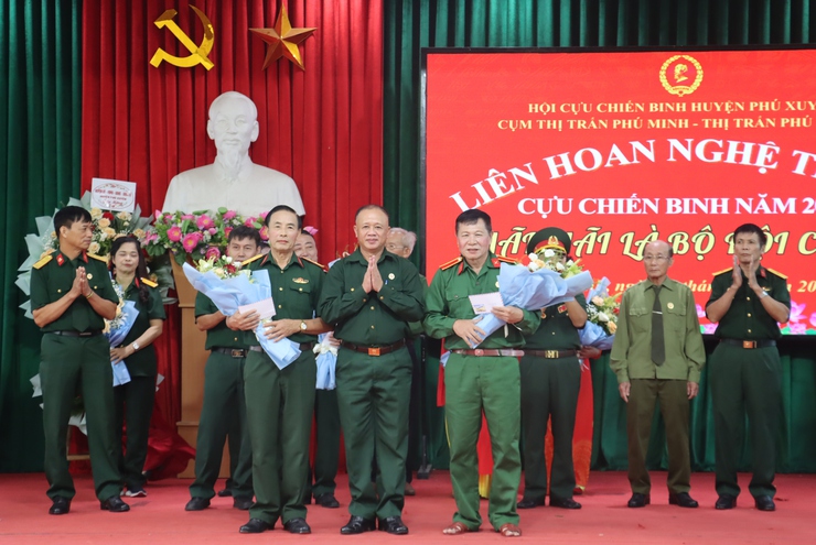 LIÊN HOAN NGHỆ THUẬT CỰU CHIẾN BINH NĂM 2024 “MÃI MÃI LÀ BỘ ĐỘI CỤ HỒ” CỤM THỊ TRẤN PHÚ XUYÊN – THỊ TRẤN PHÚ MINH- Ảnh 6.