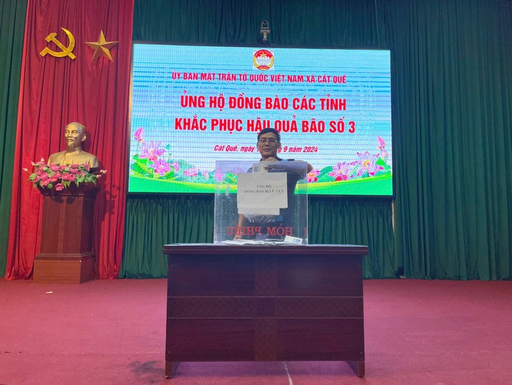 Uỷ ban MTTQ xã Cát Quế phát động ủng hộ đồng bào bị thiệt hại do bão lũ số 3 - Ảnh 2.