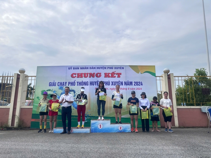 Xã Đại Xuyên tham gia Chung kết Giải chạy phổ thông huyện Phú Xuyên năm 2024- Ảnh 1.