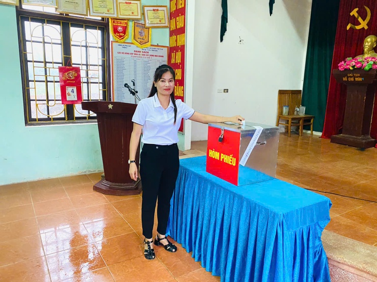 Cử tri đại diện hộ gia đình trên địa bàn xã Phú Cát bầu cử trưởng thôn nhiệm kỳ 2024 - 2027- Ảnh 10.
