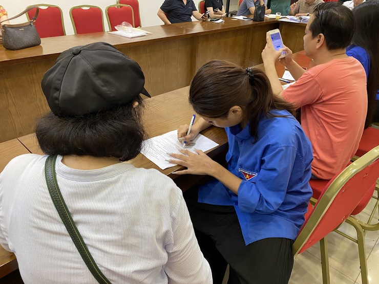 PHƯỜNG HÀNG BÀI VIỆC TỔ CHỨC, HƯỚNG DẪN, HỖ TRỢ NGƯỜI NỘP THUẾ CÀI ĐẶT, NỘP THUẾ TRÊN ỨNG DỤNG ETAXMOBILE- Ảnh 2.