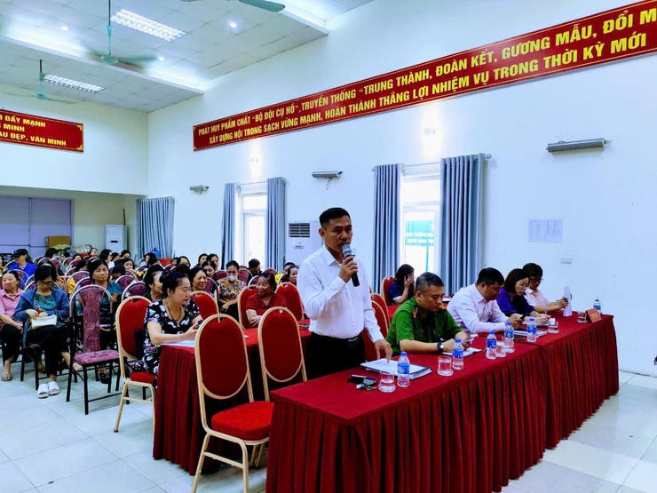 Đảng ủy - UBND - phường Vĩnh Hưng tổ chức hội nghị đối thoại định kỳ giữa người đứng đầu cấp ủy, chính quyền với MTTQ, các tổ chức chính trị-xã hội và nhân dân trên địa bàn phường Vĩnh Hưng năm 2024.- Ảnh 3.