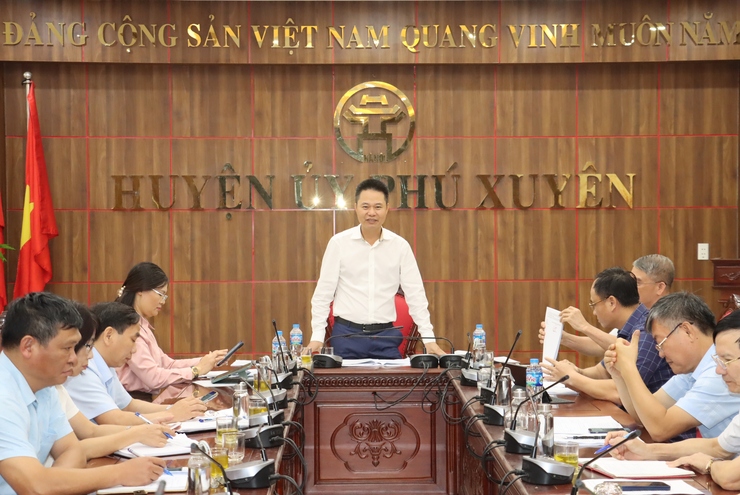 Tiểu ban Văn kiện Đại hội Đảng bộ huyện tổ chức hội nghị làm việc chuyên đề với Uỷ ban MTTQ và các tổ chức chính trị xã hội huyện.- Ảnh 4.