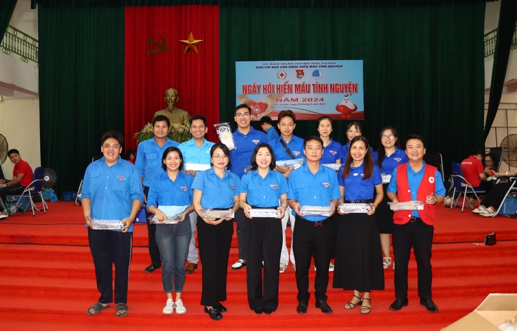 Ngày hội hiến máu tình nguyện thu hút đông đảo tình nguyện viên ở các xã, thị trấn tham gia- Ảnh 5.