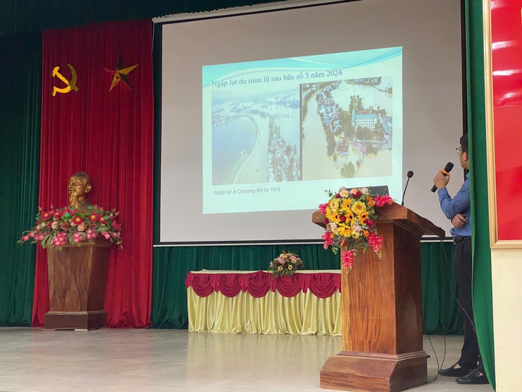 UBND XÃ LIÊN BẠT PHỐI HỢP VỚI CHI CỤC THUỶ LỢI VÀ PHÒNG, CHỐNG THIÊN TAI TỔ CHỨC HỘI NGHỊ TUYÊN TRUYỀN PHÒNG TRÁNH VÀ GIẢM NHẸ RỦI RO THIÊN TAI- Ảnh 3.