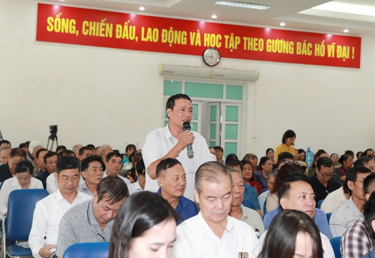 Thường trực HĐND quận Hoàng Mai tiếp xúc cử tri chuyên đề về “Công tác quản lý đất đai, trật tự xây dựng, thực hiện quy hoạch và phát triển kinh tế vùng bãi trên địa bàn các phường: Thanh Trì, Lĩnh Nam, Trần Phú, Yên Sở quận Hoàng Mai”- Ảnh 2.