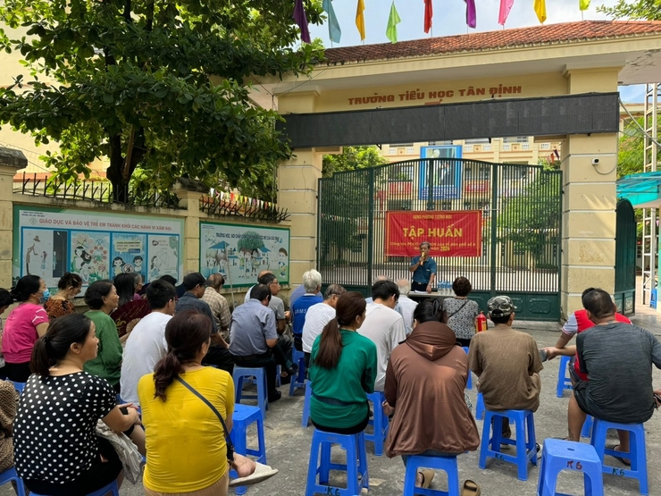 CÔNG AN PHƯỜNG TƯƠNG MAI
TIẾP TỤC THỰC HIỆN MỌI BIỆN PHÁP NHẰM TUYÊN TRUYỀN PHÒNG CHÁY CHỮA CHÁY TRONG NHÂN DÂN- Ảnh 6.