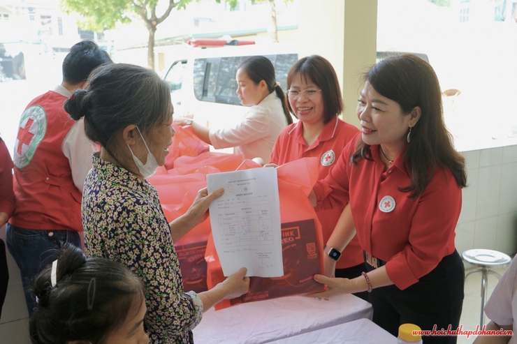 Người cao tuổi Phú Xuyên phát huy truyền thống, nêu gương sáng vì sự nghiệp xây dựng và bảo vệ Tổ quốc- Ảnh 1.