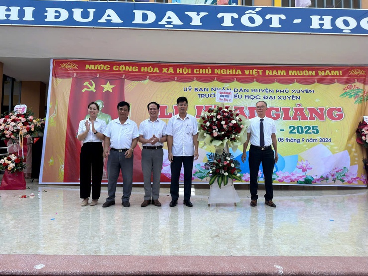 Lễ khai giảng năm học 2024 - 2025 nhà trường 3 cấp học trên địa bàn xã Đại Xuyên- Ảnh 1.