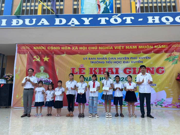 Lễ khai giảng năm học 2024 - 2025 nhà trường 3 cấp học trên địa bàn xã Đại Xuyên- Ảnh 5.