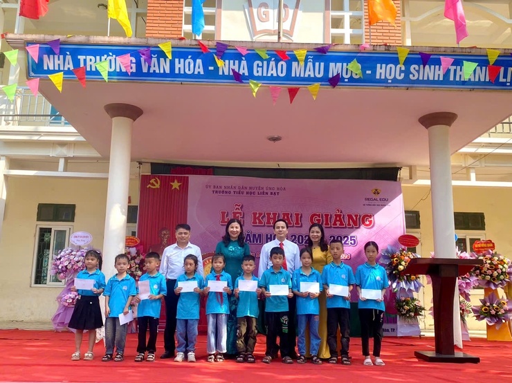 Các trường học trên địa bàn xã Liên Bạt tưng bừng ngày khai giảng năm học 2024 - 2025- Ảnh 5.