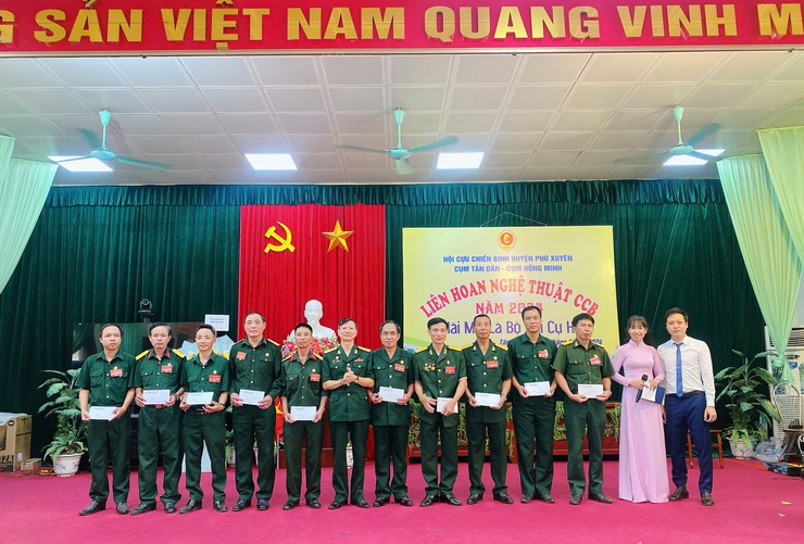 LIÊN HOAN NGHỆ THUẬT CỰU CHIẾN BINH NĂM 2024 “MÃI MÃI LÀ BỘ ĐỘI CỤ HỒ” CỤM HỒNG MINH VÀ TÂN DÂN- Ảnh 7.