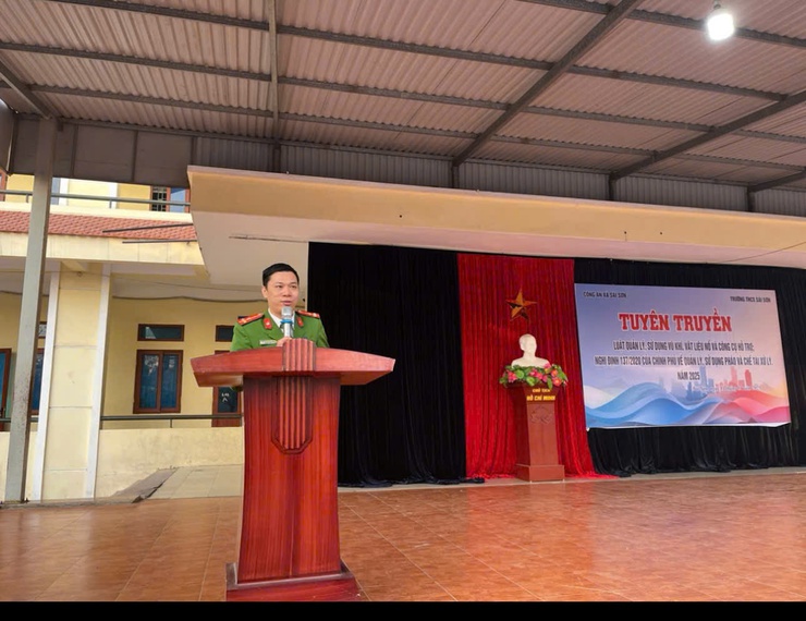  TUYÊN TRUYỀN PHỔ BIẾN PHÁP LUẬT CHO HỌC SINH TRƯỜNG THCS SÀI SƠN - Ảnh 1.