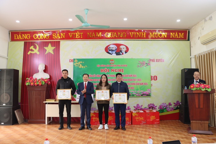 Tổng kết Công tác Hội và phong trào nông dân; biểu dương hộ sản xuất kinh doanh giỏi cấp huyện năm 2024- Ảnh 5.