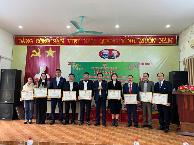 Tổng kết Công tác Hội và phong trào nông dân; biểu dương hộ sản xuất kinh doanh giỏi cấp huyện năm 2024- Ảnh 3.
