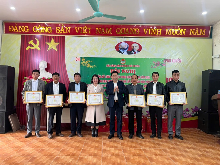 Tổng kết Công tác Hội và phong trào nông dân; biểu dương hộ sản xuất kinh doanh giỏi cấp huyện năm 2024- Ảnh 4.