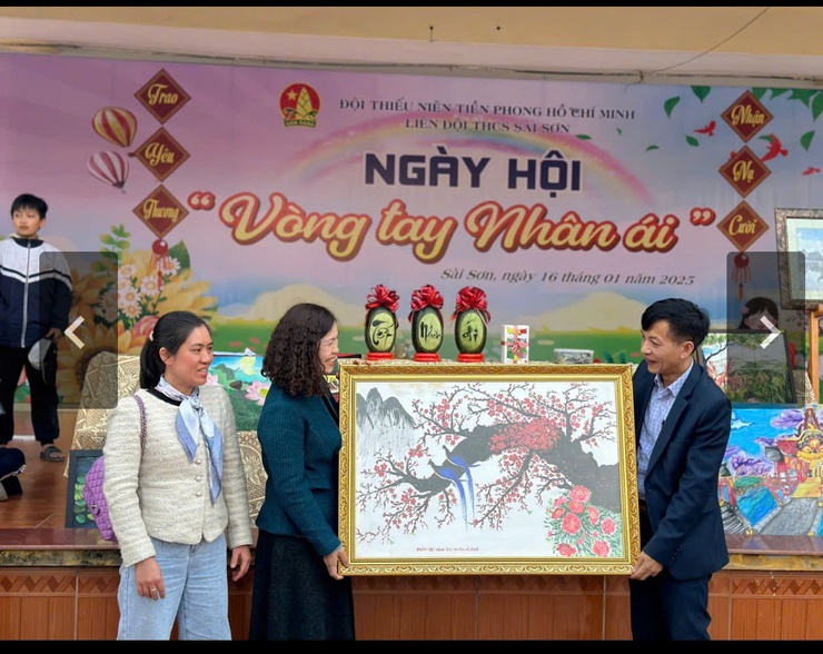 LIÊN ĐỘI TRƯỜNG TRUNG HỌC CƠ SỞ SÀI SƠN VỚI CHƯƠNG TRÌNH NGÀY HỘI "VÒNG TAY NHÂN ÁI ”- Ảnh 5.