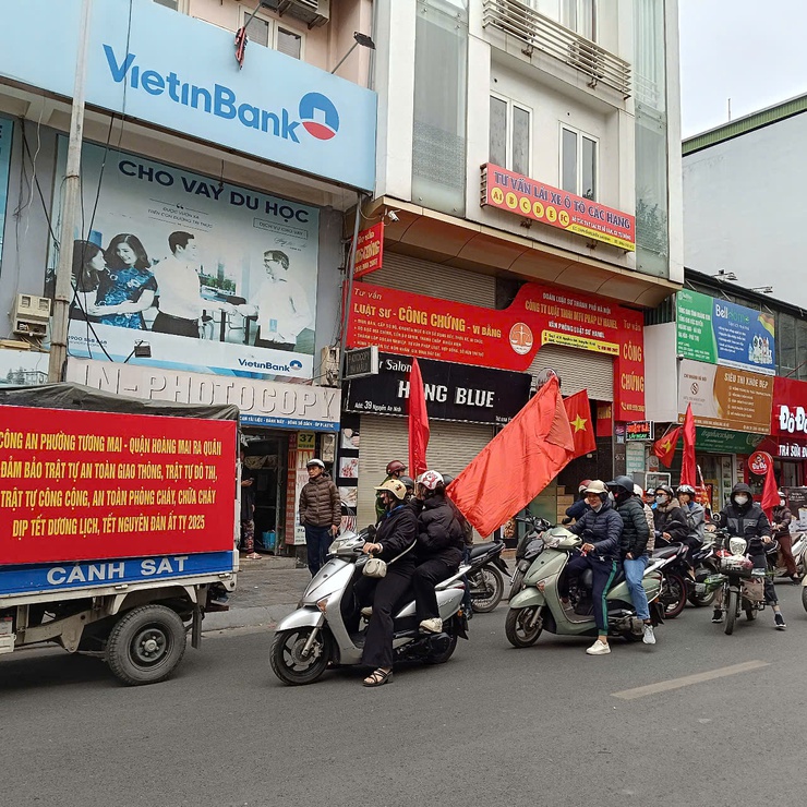 UBND phường Tương Mai tổ chức Lễ ra quân cao điểm về TTATGT, TTĐT, VSMT nhân dịp Tết Nguyên đán Ất Tỵ và phát động phong trào thi đua “Sáng - xanh - sạch - đẹp” trên địa bàn phường.- Ảnh 1.