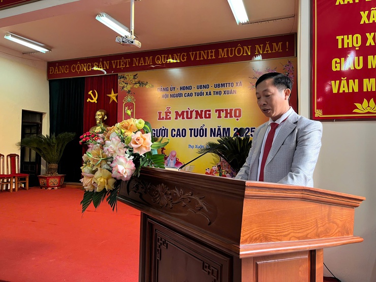 Đảng ủy, HĐND, UBND, UBMTTQ, Hội NCT xã Thọ Xuân tổ chức Lễ mững Thọ người cao tuổi năm 2025- Ảnh 2.