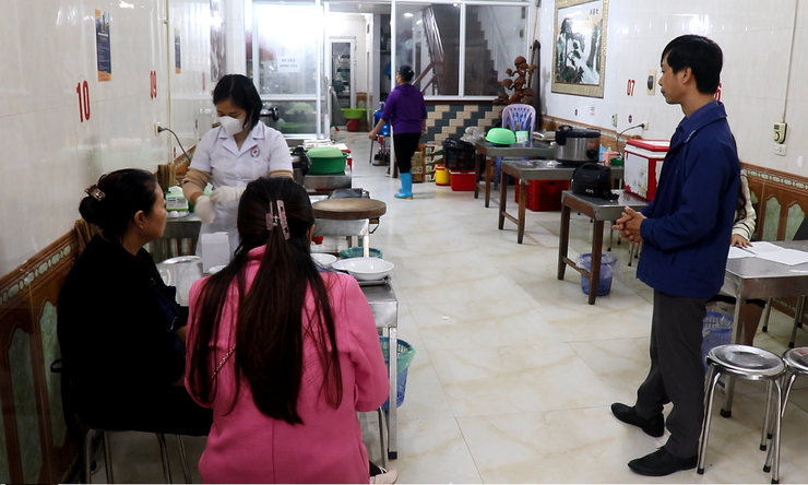 Năm 2024, công tác vệ sinh an toàn thực phẩm huyện Phú Xuyên đạt nhiều kết quả nổi bật- Ảnh 1.