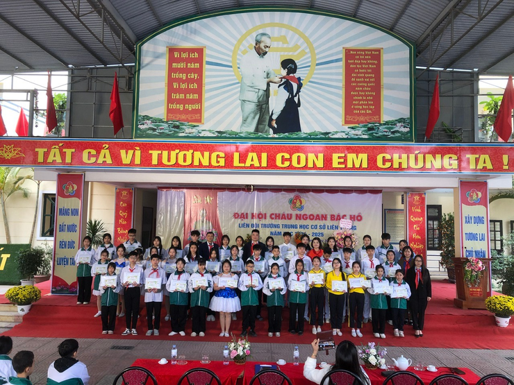 Đại hội điểm Liên Đội trường THCS Liên Trung, năm học 2024- 2025.- Ảnh 3.