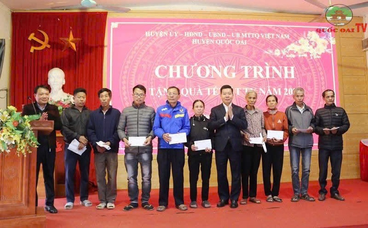 TẶNG QUÀ TẾT ẤT TỴ NĂM 2025 TRÊN ĐỊA BÀN XÃ SÀI SƠN- Ảnh 10.
