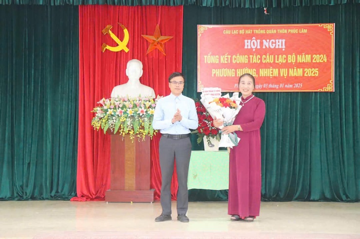 CÂU LẠC BỘ HÁT TRỐNG QUÂN THÔN PHÚC LÂM TỔNG KẾT HOẠT ĐỘNG NĂM 2024
TRIỂN KHAI PHƯƠNG HƯỚNG, NHIỆM VỤ NĂM 2025- Ảnh 1.