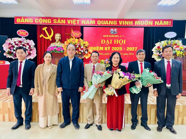 Đảng ủy phường Lĩnh Nam chỉ đạo, tổ chức thành công Đại hội chi bộ điểm nhiệm kỳ 2025-2027 - chi bộ tổ dân phố số 5-6-7.- Ảnh 4.