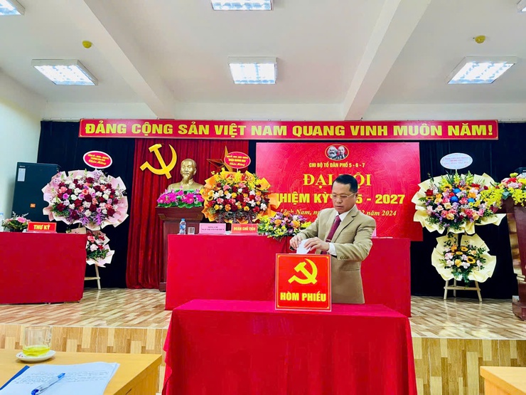 Đảng ủy phường Lĩnh Nam chỉ đạo, tổ chức thành công Đại hội chi bộ điểm nhiệm kỳ 2025-2027 - chi bộ tổ dân phố số 5-6-7.- Ảnh 3.