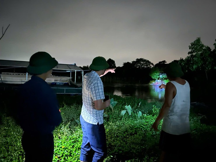 CHỦ TỊCH UBND XÃ SÓC SƠN PHẠM QUANG NGỌC KIỂM TRA CÔNG TÁC PHÒNG CHỐNG THIÊN TAI TẠI THÔN TÂN DO XÓM CHÒM- Ảnh 2.