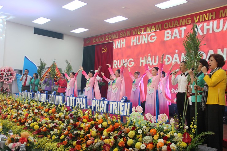 PHỤ NỮ PHƯỜNG LÁNG: KHẲNG ĐỊNH VỊ THẾ TRONG CÔNG CUỘC XÂY DỰNG ĐÔ THỊ VĂN MINH, HIỆN ĐẠI- Ảnh 4.