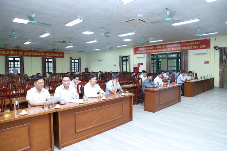 Xã Yên Xuân công bố và trao quyết định nghỉ hưu theo Nghị định 178 và Nghị định 67 của Chính phủ- Ảnh 2.