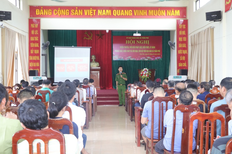 Trần Phú: tổ chức hội nghị tuyên truyền, phổ biến pháp luật kiến thức, kỹ năng phòng cháy chữa cháy, cứu hộ cứu nạn- Ảnh 4.